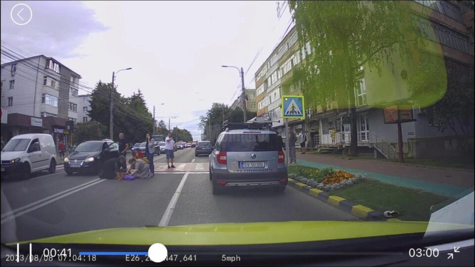 Bătrână accidentată grav pe trecerea de pietoni de la Policlinică