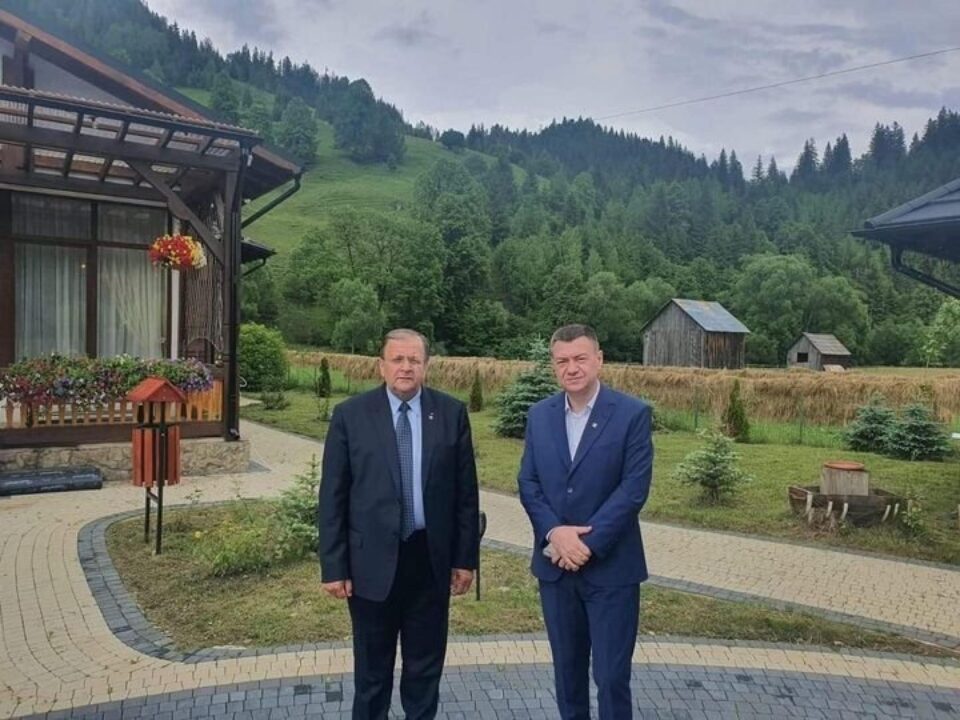 Deputatul Bogdan Gheorghiu și președintele CJ Suceava, Gheorghe Flutur