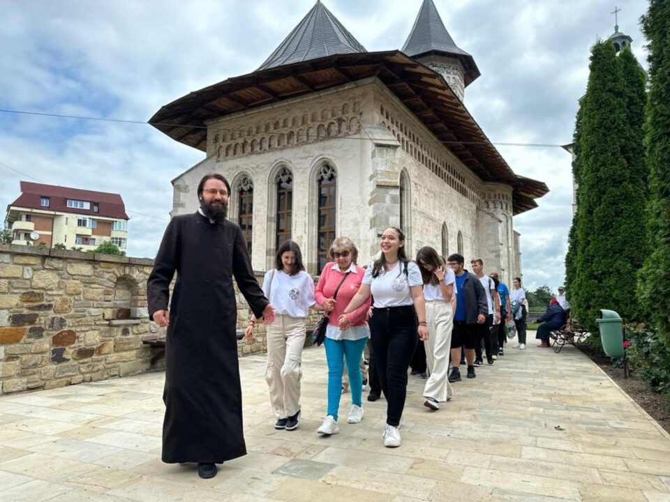 Activități comune de o zi, pentru zeci de nevăzători suceveni și voluntari ATOS