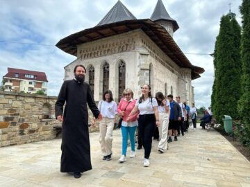 Activități comune de o zi, pentru zeci de nevăzători suceveni și voluntari ATOS