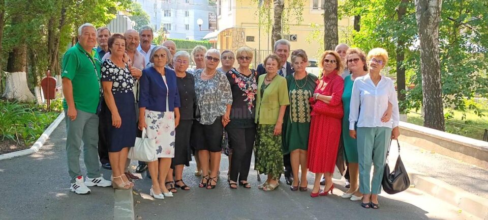 Revedere emoționantă la 45 de ani de la absolvirea Liceului de Industrie Alimentară Suceava