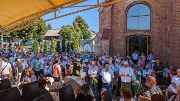 Mii de pelerini au fost prezenți anul acesta la Sanctuarul național marian de la Cacica