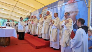 Aproximativ 100 de preoți din țară și din străinătate, la Cacica