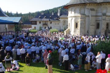 Sărbătoarea Adormirea Maicii Domnului la hramul Mănăstirii Putna