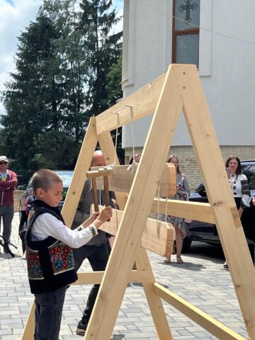 Școli de vară cu zeci de elevi participanți la activități cultural-educaționale, în zona de munte