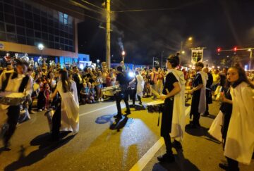 Cea mai mare paradă medievală din țară, de la Suceava, urmărită în stradă de zeci de mii de oameni