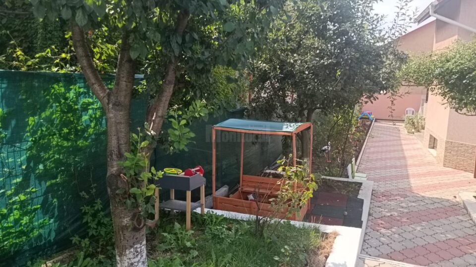 Loc de joacă
