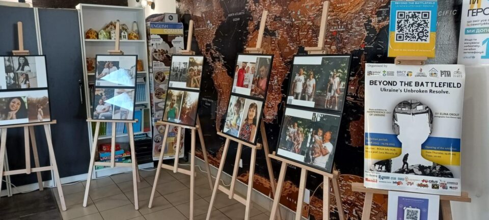 Expoziție de fotografie realizată de Elina Okolit, o fotografă ucraineană refugiată la Suceava