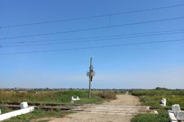 Asfaltul frezat de pe bulevardul principal va fi pus pe porțiunea nemodernizată a rutei alternative
