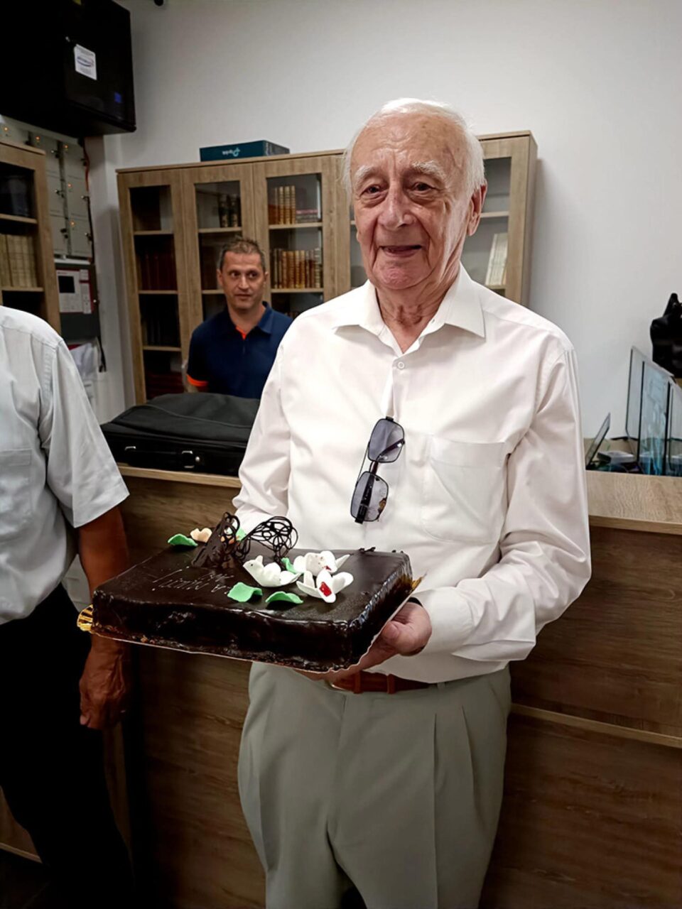 La lansarea expoziției „Mandala”, artistul Radu Bercea a fost sărbătorit la împlinirea vârstei de 84 de ani