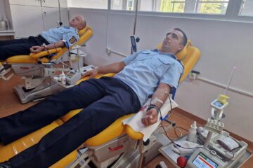 Pompieri din cadrul ISU Suceava donează sânge pentru victimele accidentului de la Crevedia