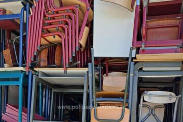 Produse de mobilier second-hand din tirul întors din drum