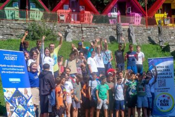 60 de elevi din centre sociale și copii care provin din familii defavorizate au participat la o școală de vară de dezvoltare personală