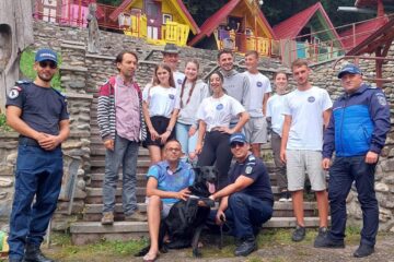60 de elevi din centre sociale și copii care provin din familii defavorizate au participat la o școală de vară de dezvoltare personală