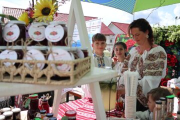La Coșna, a XVI-a ediție a Festivalului fructelor de pădure