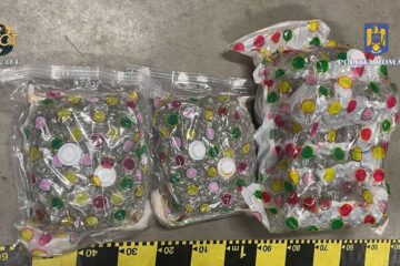 Flagrant la preluarea a 15 kilograme de canabis, la Suceava și Gura Humorului