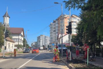 Trecere de pietoni semaforizată, cu marcaj tactil, în dreptul Școlii Gimnaziale Nr. 3, pina la începerea noului an școlar