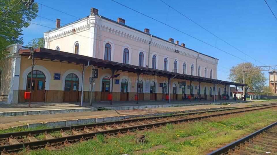Gara Verești