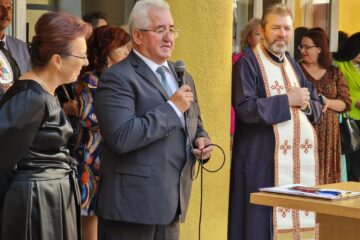 Primarul Sucevei, Ion Lungu, prezent la deschiderea de an școlar la 17 unități de învățământ din municipiu