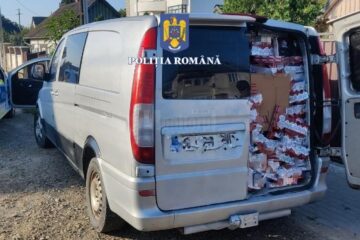 Polițiștii au confiscat o autoutilitară burdușită cu țigări de contrabandă