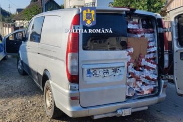 Polițiștii au confiscat o autoutilitară burdușită cu țigări de contrabandă
