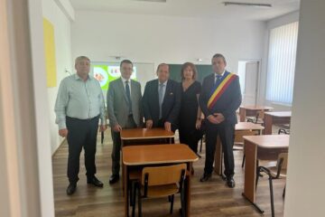 Gheorghe Flutur a fost prezent la deschiderea noului an școlar în comuna Todirești