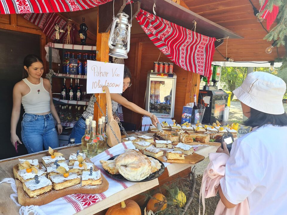 Festivalul Plăcintelor – trei zile de distracție și delicii culinare, la Cetatea Sucevei Juriul concursului “Plăcinta ca-n Bucovina”