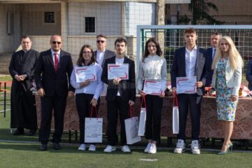 Elevi premiati la festivitatea de la colegiul radautean