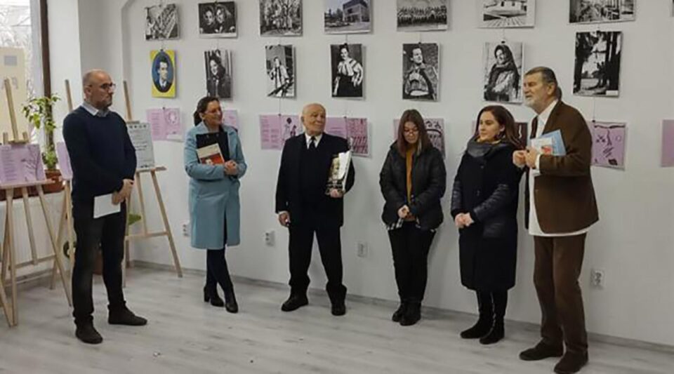 Expoziția „Regăsind Trecutul: Imagini din fosta regiune Suceava”, semnată de artistul fotograf Dimitrie Balint, la Galeria de Artă Zamca Expoziția „Regăsind Trecutul: Imagini din fosta regiune Suceava”, semnată de artistul fotograf Dimitrie Balint, la Galeria de Artă Zamca