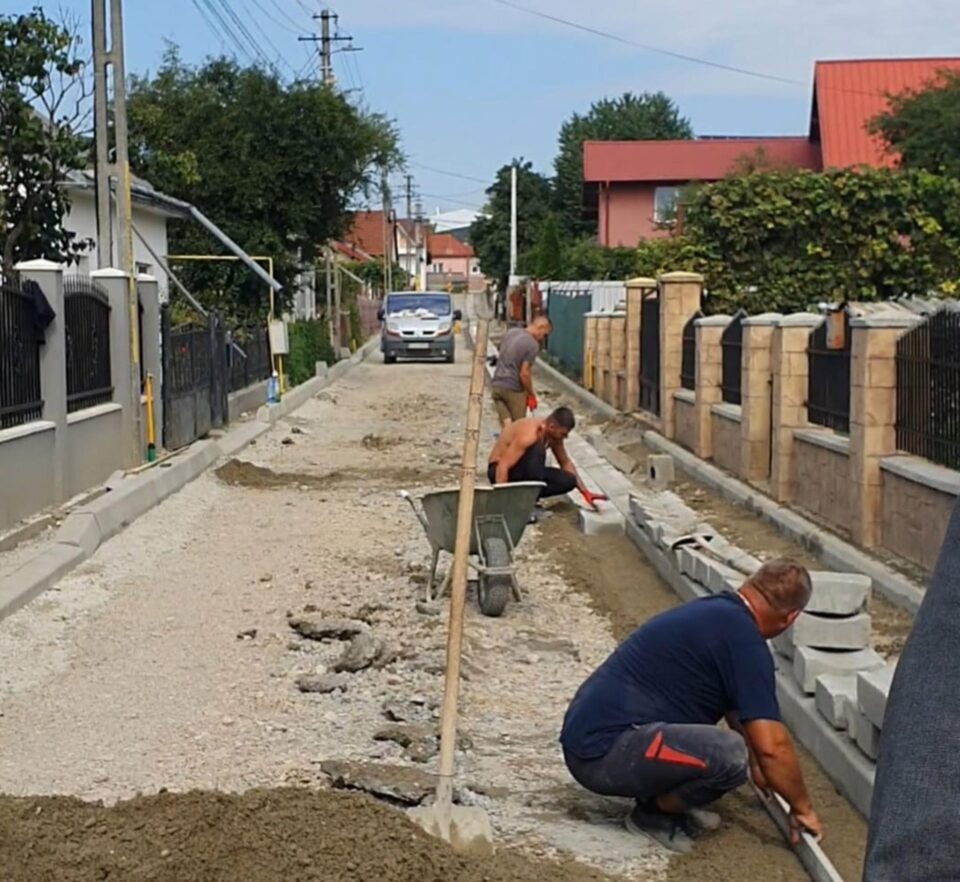 Primarul Ion Lungu a verificat lucrările de asfaltare a patru străzi „de pământ”, din Ițcani și Burdujeni Sat