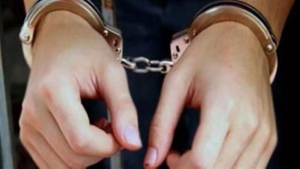 Închisoare cu executare pentru o femeie care a tâlhărit în stradă un bărbat. Foto alba24.ro Închisoare cu executare pentru o femeie care a tâlhărit în stradă un bărbat. Foto alba24.ro