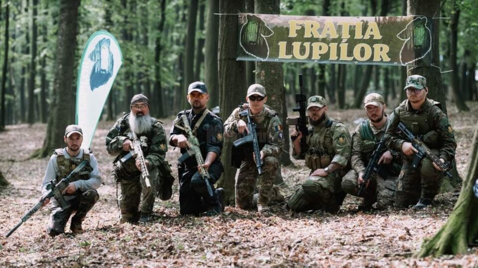 Membrii Fratiei Lupilor se pregatesc pentru evenimentul de la Mitocu Dragomirnei
