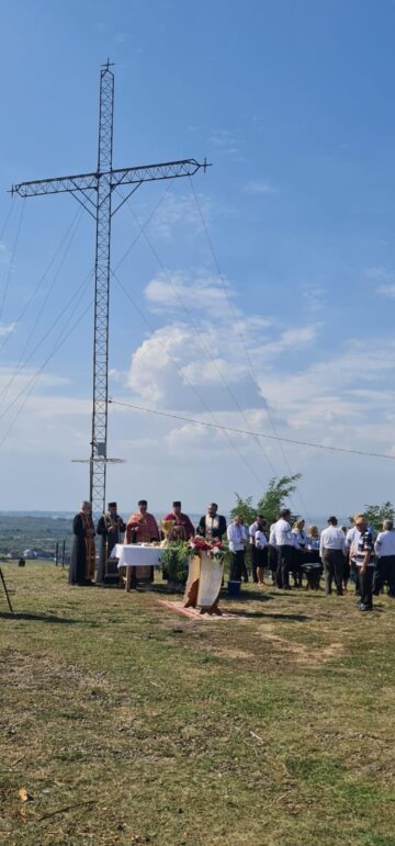 Creștinii din satul Racova, comuna Udești, au sărbătorit, de Înălțarea Sfintei Cruci, hramul bisericii