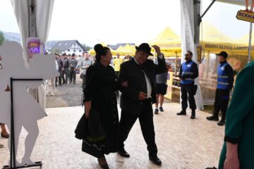 Președintele Consiliului Județean Suceava, Gheorghe Flutur, a fost inițiatorul organizării Oktoberfest în Est, la Gura Humorului