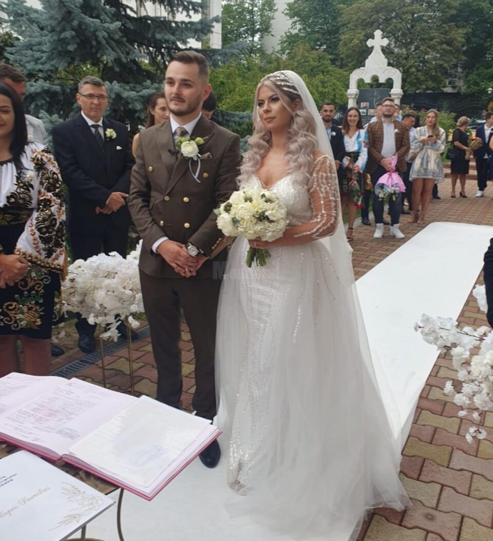 Cuplul cu numărul 1.000 la care primarul Sucevei, Ion Lungu,a oficiat cununia civilă 3