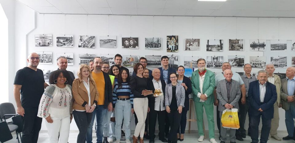 La 93 de ani, artistul fotograf Dimitrie Balint a fost sărbătorit la Galeria Zamca, unde a expus imagini din fosta regiune Suceava