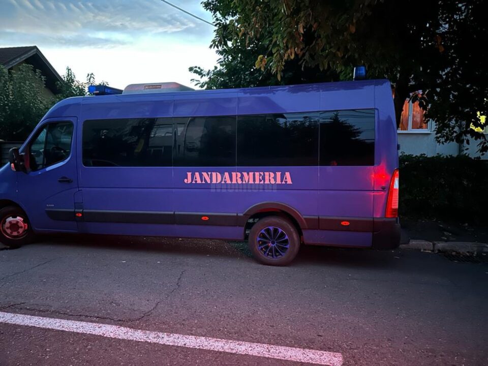 Percheziții în Suceava la o grupare care trafica țigări din Ucraina