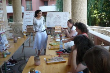 Atelier de pictură pentru copii, la Muzeul Arta Lemnului Câmpulung Moldovenesc