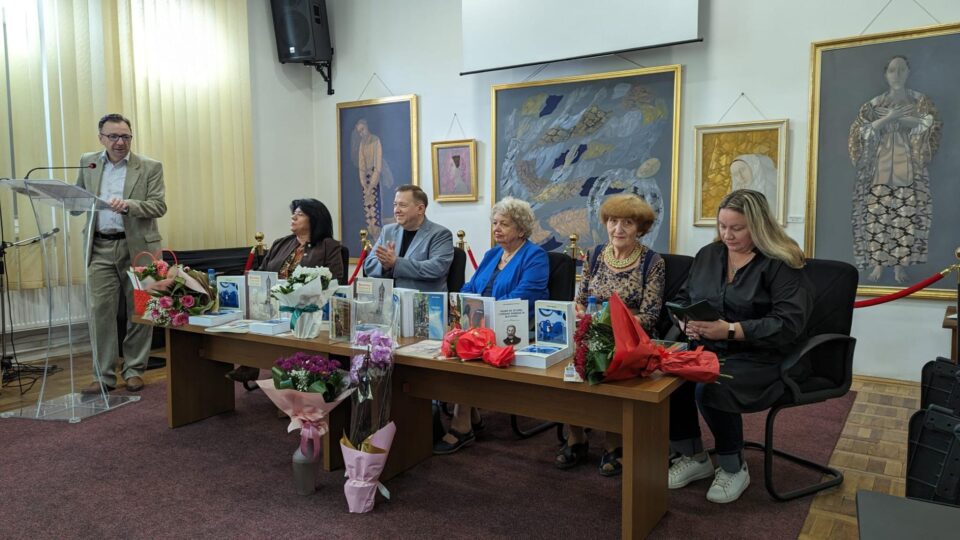 Al treilea volum al cărții de publicistică „Țara de Sus, de mai sus”, semnat de scriitoarea Doina Cernica, lansat la Biblioteca Bucovinei