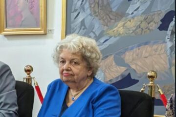 Scriitoarea Doina Cernica
