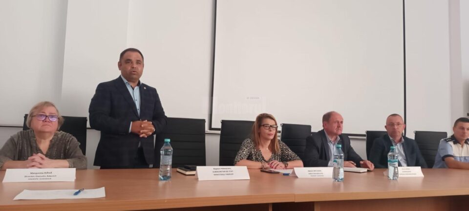 Campanie de informare a tinerilor din sistemul de protecție cu vârsta peste 17 ani, la Gura Humorului Campanie de informare a tinerilor din sistemul de protecție cu vârsta peste 17 ani, la Gura Humorului