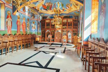 Biserica din Stamate are acum un interior modern, cu pardoseală din marmură