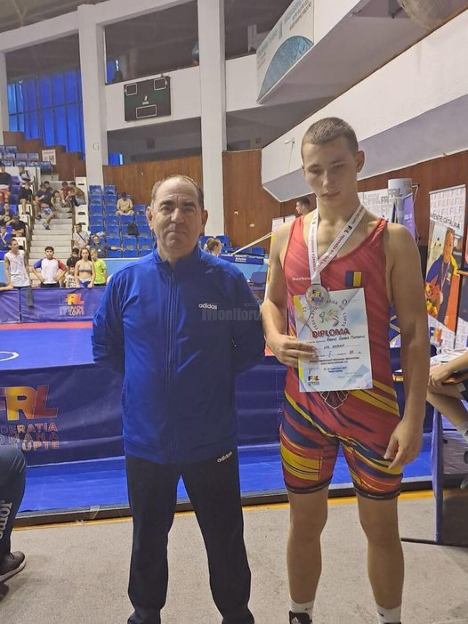 Robert Muntean de la LPS Suceava alături de antrenorul Valerica Gherasim
