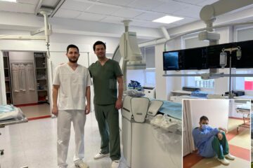 Cardiologii intervenționiști Laur Blaga și Paul Turcoman și dr. Blaga după o gardă grea