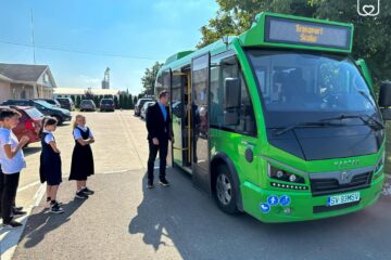 Lucian Harșovschi a anunțat că și elevii liceului Natanael din Ițcani beneficiază de unul dintre autobuzele TPL dedicate transportului școlar