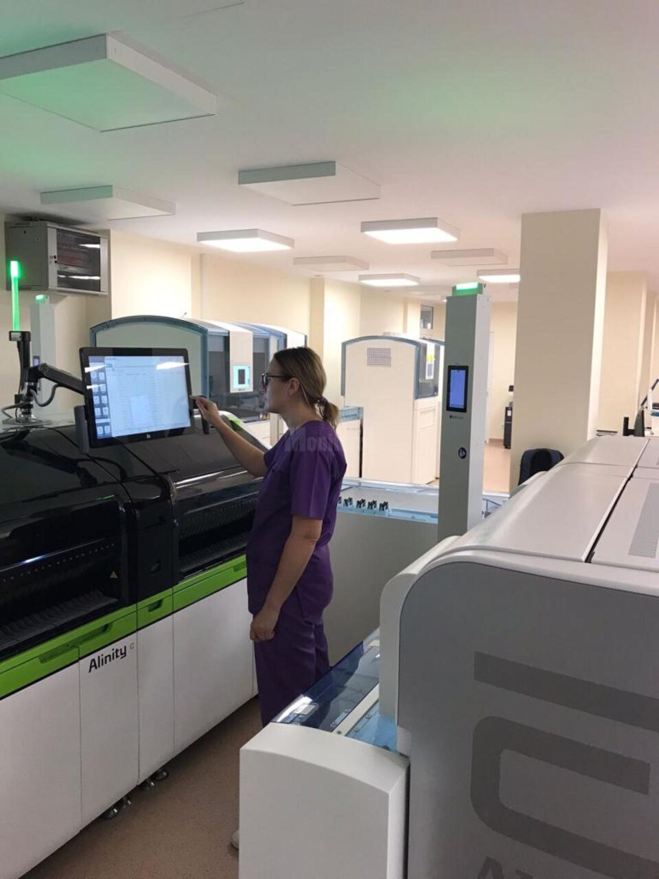 Noile echipamente din laboratorul robotizat al Dorna Medical Suceava