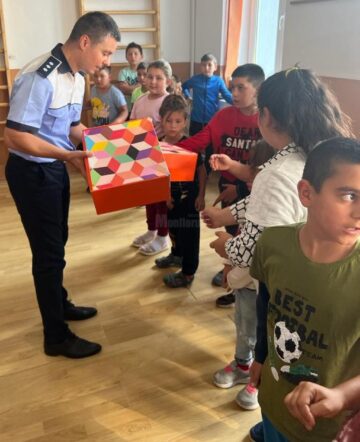 Zeci de copii au participat la activități recreative și educative, în cadrul Campaniei „Să aducem copiii la școală”