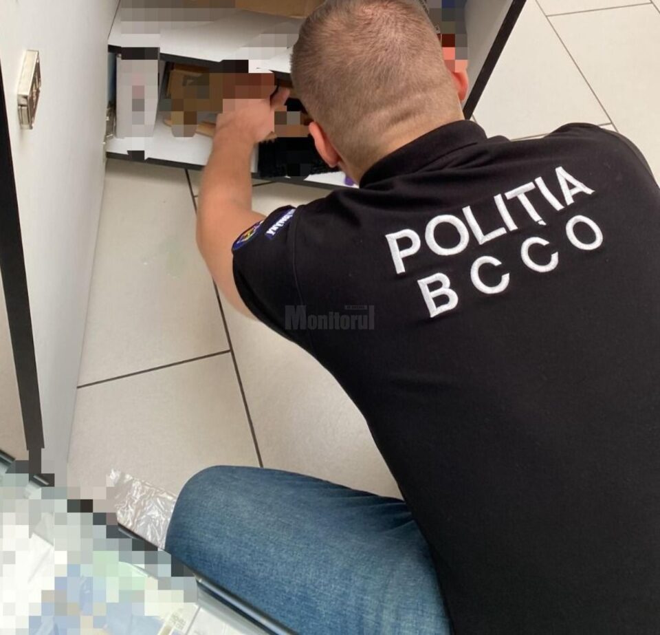 Polițiștii BCCO au descins la Dâmbovița, la două persoane acuzate de trafic de persoane în forma cerșetoriei Polițiștii BCCO au descins la Dâmbovița, la două persoane acuzate de trafic de persoane în forma cerșetoriei