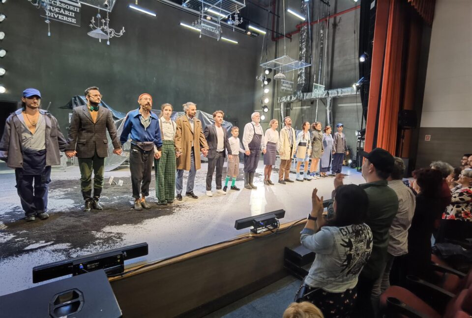 Spectacolul „Livada”, după o piesă a lui Cehov, în regia lui Slava Sambriș, cu care TMMVS a fost selectat să participe la Festivalul Național de Teatru 5