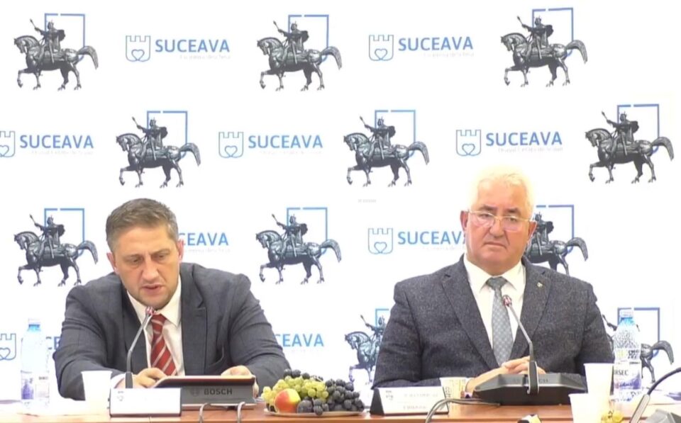 Primarul Ion Lungu și președintele de ședință, Radu Pricope